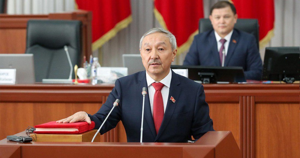 В парламенте приняли присягу новых депутатов - ветеринара и чиновника