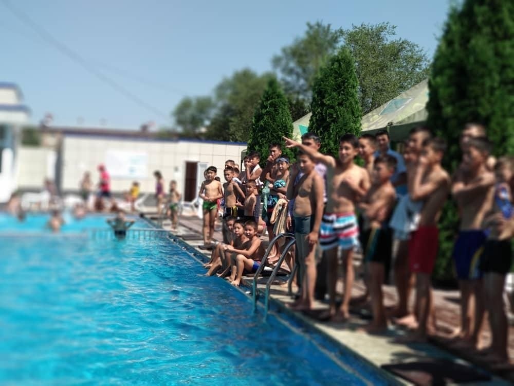 Юные бишкекчане отпраздновали "День Нептуна"