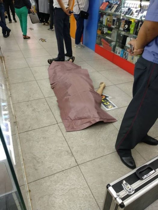 В Бишкеке в "телефонном подвале" ЦУМа умер 40-летний мужчина
