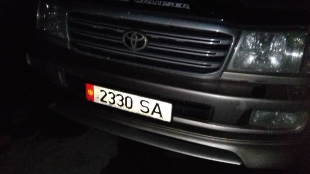 Зять депутата Жолдошбаева, подполковник МВД врезался в несколько машин