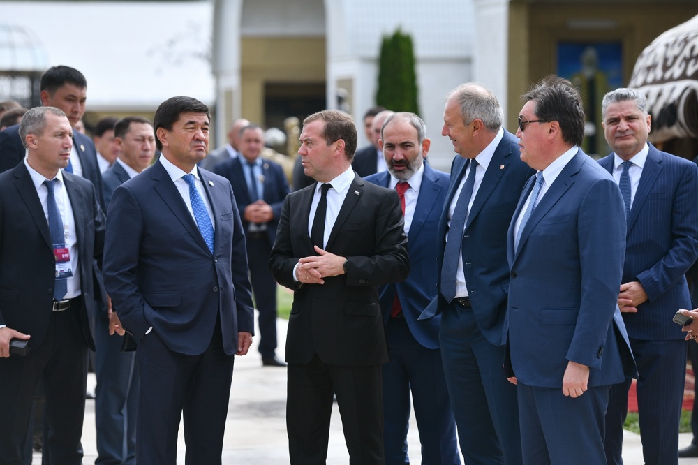 В городе Чолпон-Ата проходит очередное заседание ЕМПС (фоторепортаж)