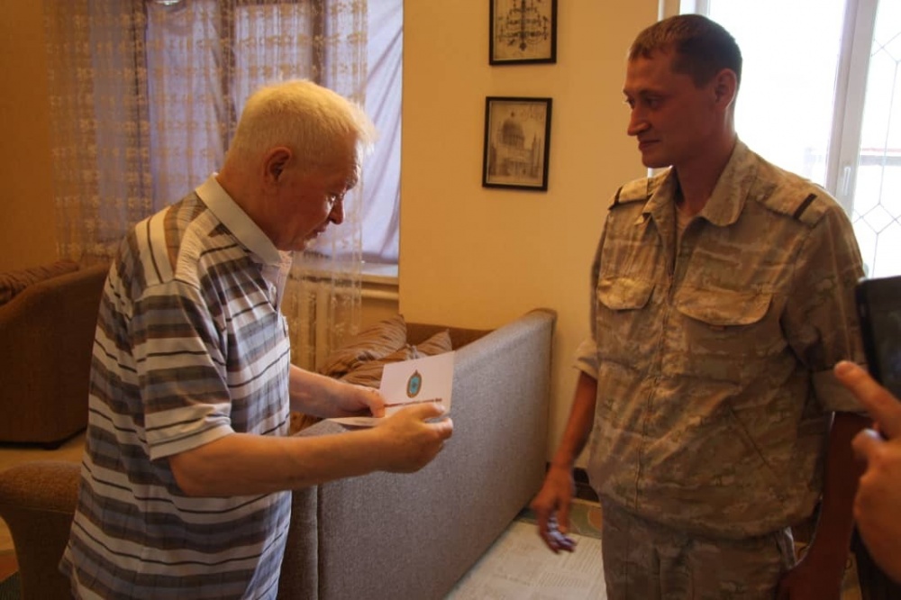 В КР летчики поздравили ветеранов с Днем Воздушно-космических сил