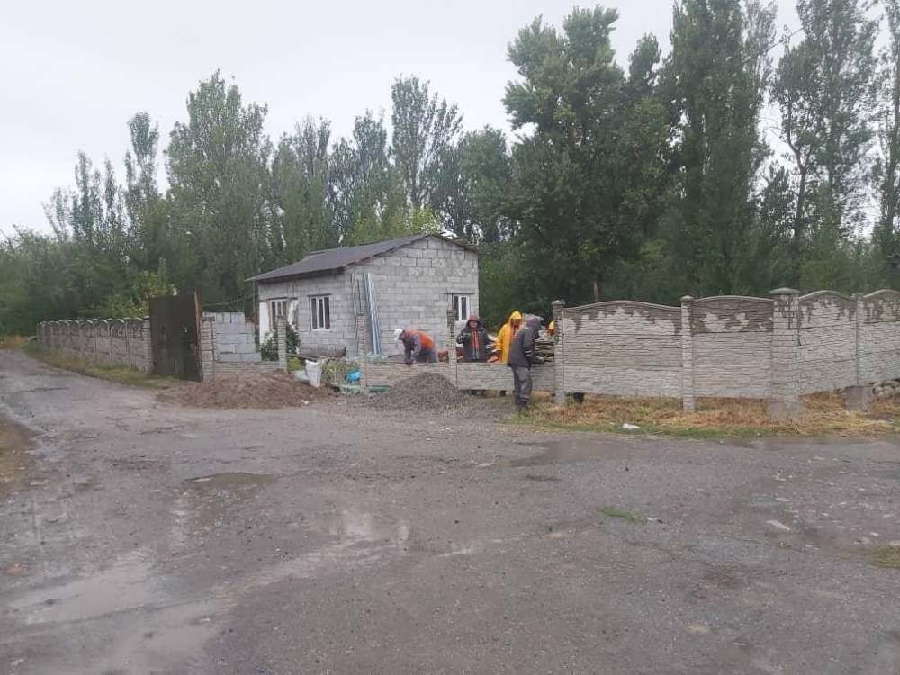 В парке "Ата-Тюрк" начался снос незаконных объектов