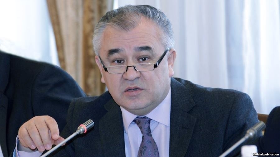Омурбек Текебаев потребовал лишения лицензии и продажи компании «Ала-ТВ» – K-News