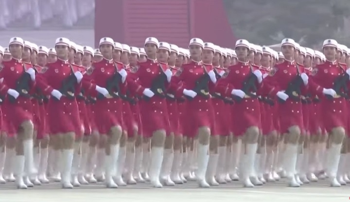 Китай поразил военной мощью. В Пекине прошел парад к 70-летию КНР (видео)