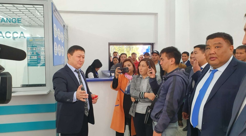 Бишкекчане отныне будут получать водительские права в Лебединовке