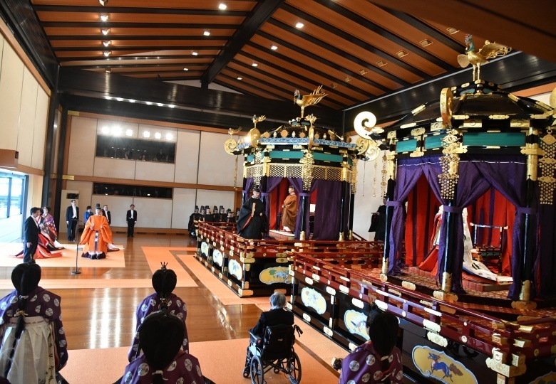 Жээнбеков принял участие в церемонии интронизации императора Японии