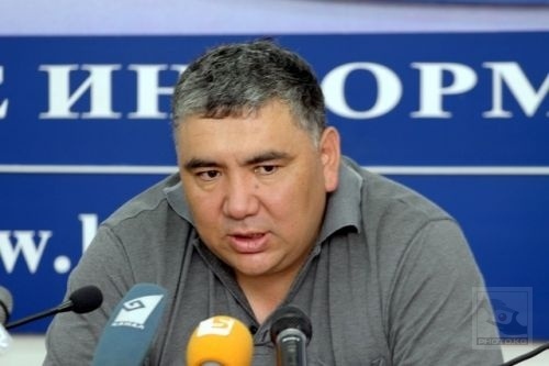 Супруг Асель Кодурановой выявил причину конфликта Жээнбекова и Атамбаева