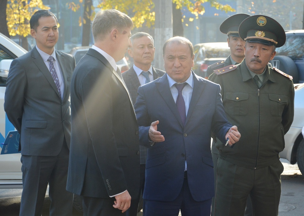 Госслужбе исполнения наказаний подарили "Тойоту Ленд Крузер 200"