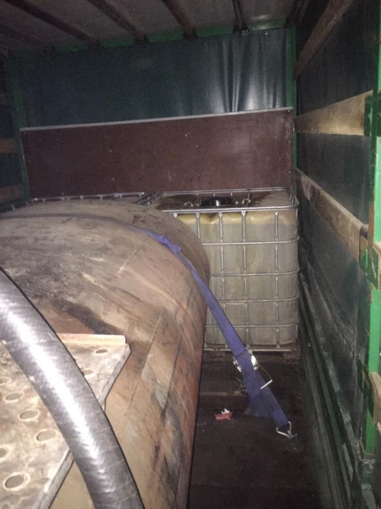 В Таласской области задержали 6 тонн контрабандного бензина