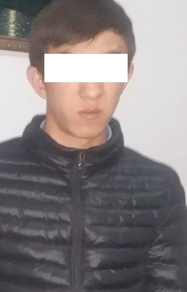 В Токмаке трое молодых парней украли из машины аккумуляторы и автомагнитолу