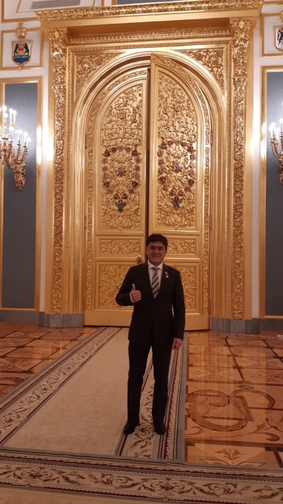 Путин поблагодарил кыргызстанца космонавта Шарипова за выдающийся героизм