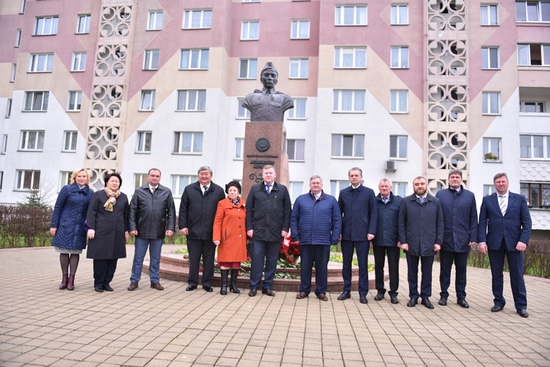 В Беларуси отдали дань памяти воину-кыргызстанцу