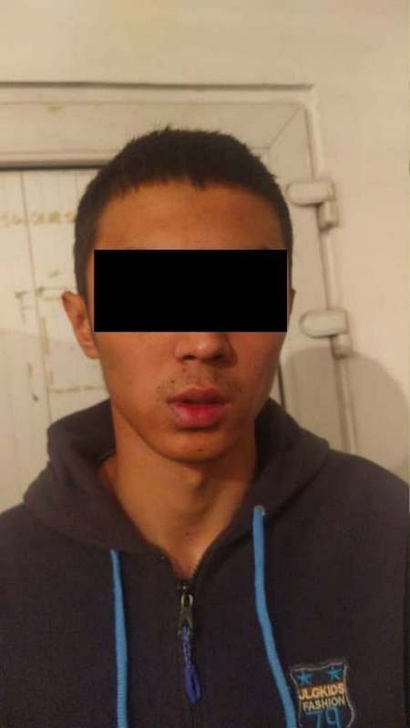Несколько парней избили таксиста, привязали к дереву и угнали его авто