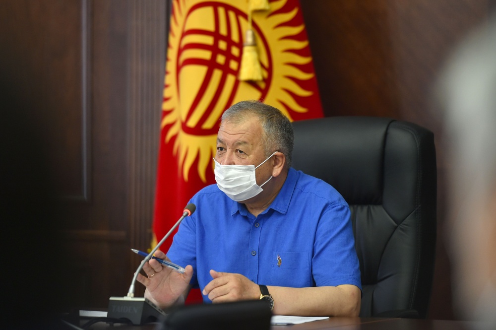 "Надо быть готовыми к худшему". Премьер провел совещание по COVID-19