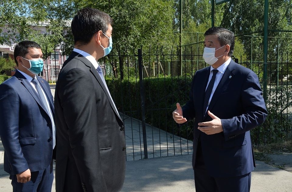 Президент посетил дневной стационар и пообещал построить новые больницы
