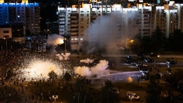 Протесты и столкновения в Беларуси (видео)