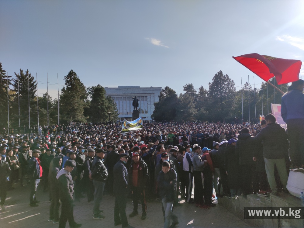 В госрезиденции собирается сессия ЖК. Сторонники Жапарова уже празднуют
