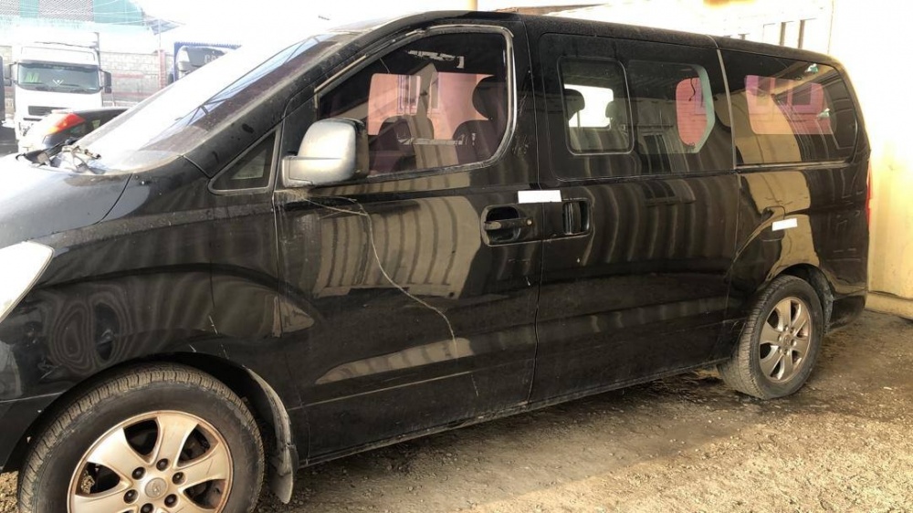 Таможенники задержали на границе автомобиль с подложными документами