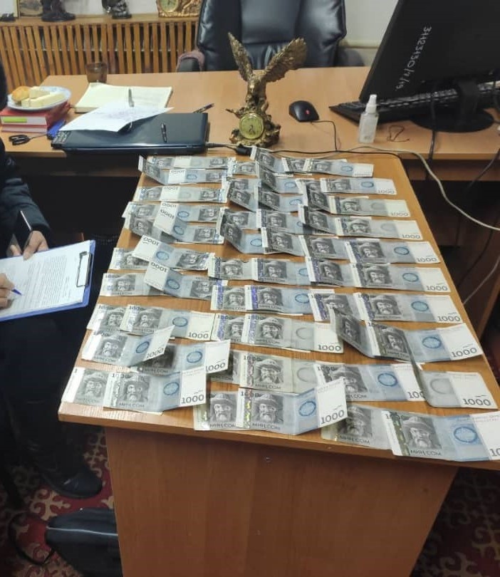 За взятку задержан инспектор территориального подразделения Счетной палаты