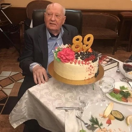 "Вечерка" одной из первых поздравила Михаила Горбачева с 90-летним юбилеем