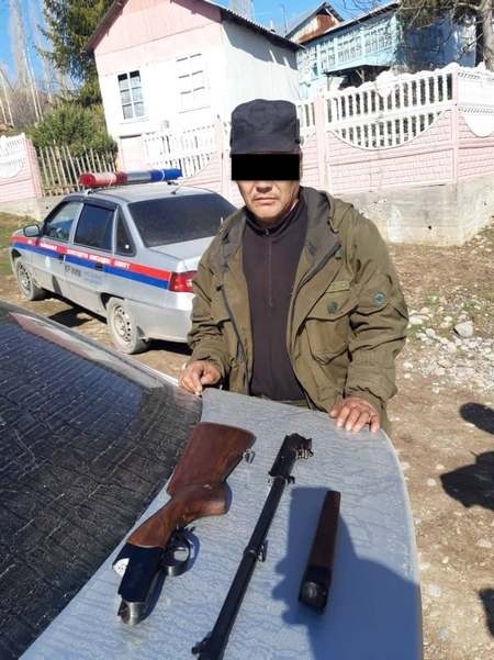 Оперативники нашли в доме пенсионера внушительный арсенал оружия