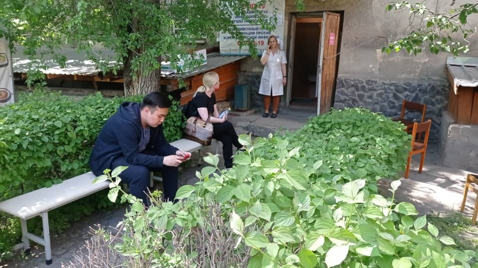 В Бишкеке откроют дополнительные временные пункты вакцинации от COVID-19