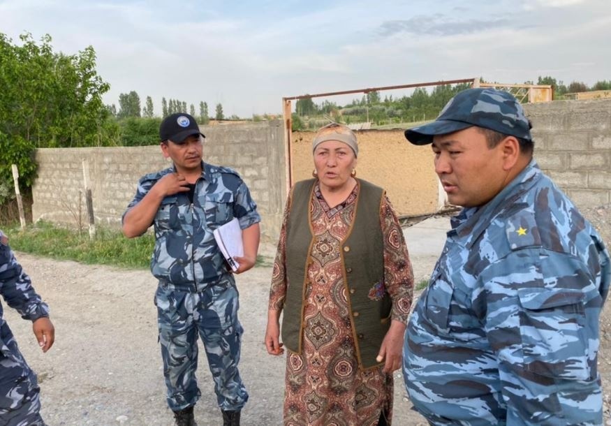 Милиция круглосуточно патрулирует границу