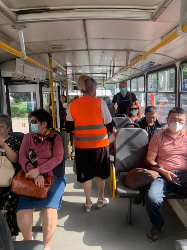 В Бишкеке проходят рейды по соблюдению саннорм в общественном транспорте