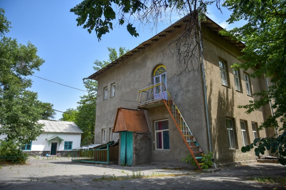 В Бишкеке отремонтируют муниципальный сад