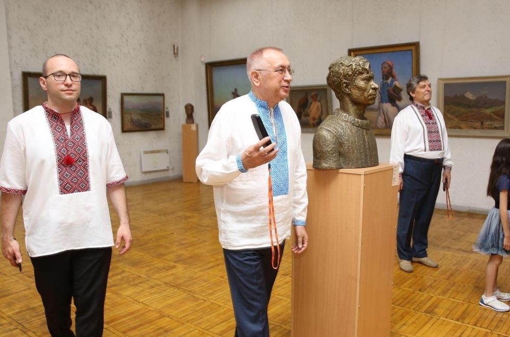 Экскурсии по КНМИИ имени Г. Айтиева теперь возможны с украинским аудиогидом
