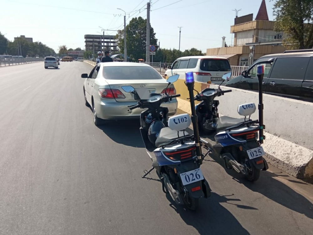 В Бишкеке молодой мужчина угнал с автомойки "Лексус ES 330"