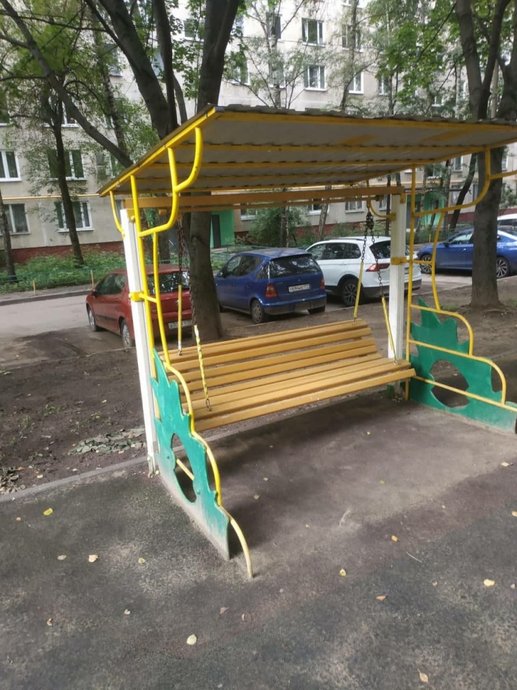 В Москве задержана кыргызстанка, оставившая младенца во дворе на скамейке