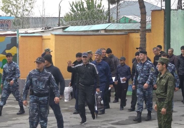 Парламент Таджикистана принял закон "Об амнистии"