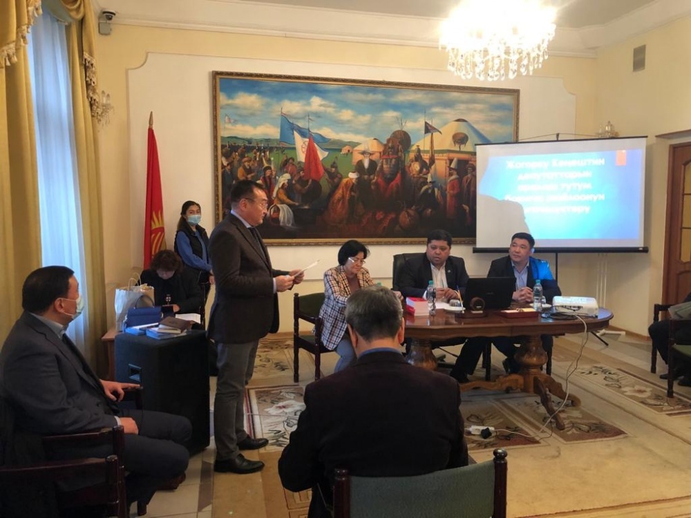 Кыргызстанцев в РФ призвали к участию в парламентских выборах в КР