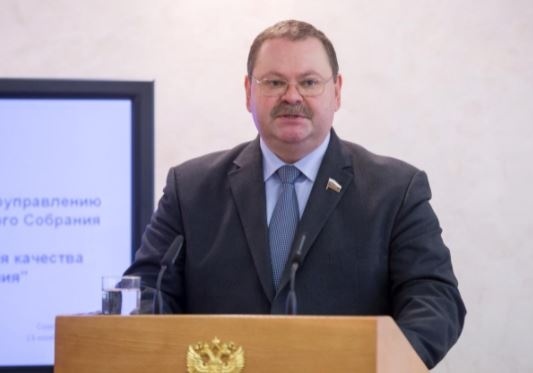 В России отказавшийся от взятки вице-губернатор получил премию