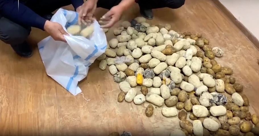 В Узбекистане наркокурьеры замаскировали опий и гашиш под картофель