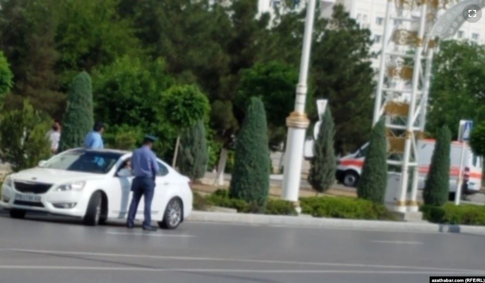 В Туркменистане от водителей требуют тесты на COVID-19