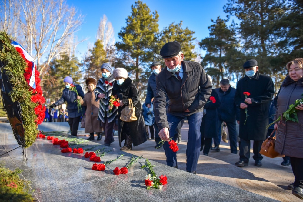 В Бишкеке прошел митинг-реквием, посвященный Дню освобождения Ленинграда