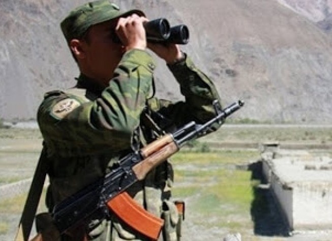 Какие меры приняты для борьбы с контрабандой на границе с Таджикистаном?