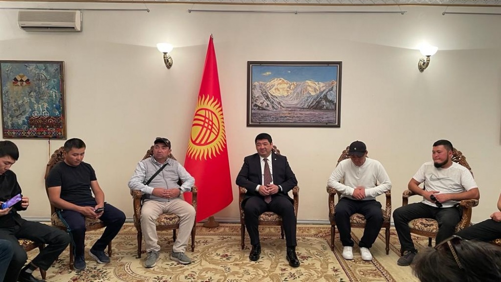 Посол КР в Узбекистане встретился с представителями бизнес-ассоциации "ЖИА"
