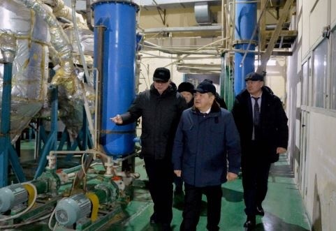 Председатель кабинета министров Кыргызской Республики Акылбек Жапаров посетил завод по производству высокочистых гранул диоксида кремния, расположенного в городе Бишкек