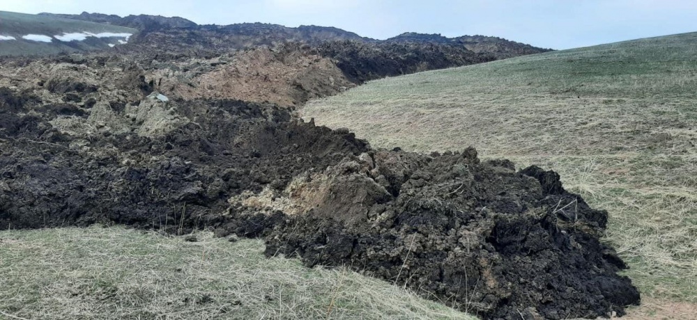 В Узгенском районе сошел оползень объемом 1 миллион кубометров