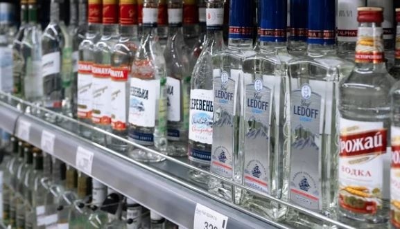 Стало известно, кто стал крупнейшим импортером российской водки