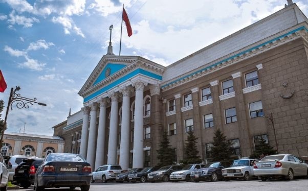 Мэр Бишкека поручил подчиненным пользоваться общественным транспортом