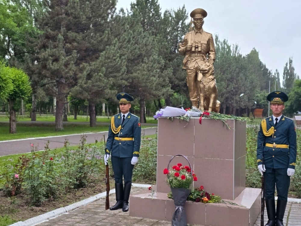 В Бишкеке 22 июня на алее пограничников состоится возложение цветов