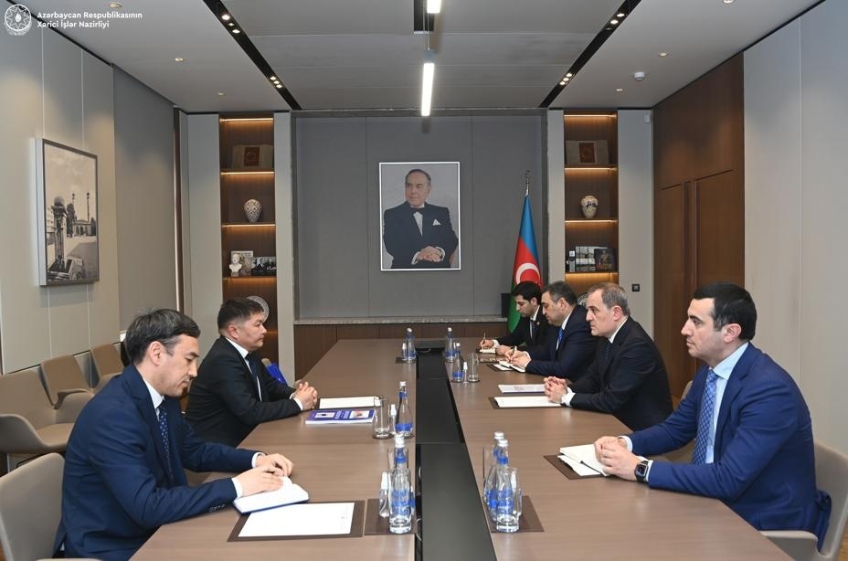 Глава МИД Азербайджана назвал братскими отношения с Кыргызстаном