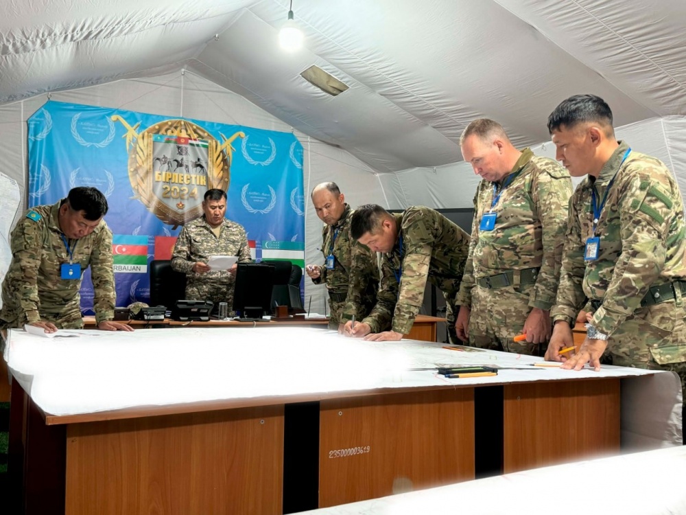 В Казахстане на учениях отметили боеспособность армии Кыргызстана