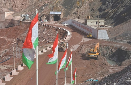 Эксперты: строительство Рогунской ГЭС может дорого стоить Таджикистану