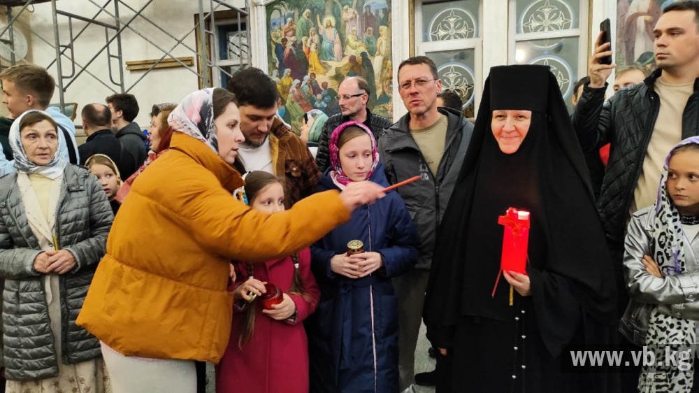 Пасха в Свято-Воскресенском соборе: Свет Христов озарил сердца верующих